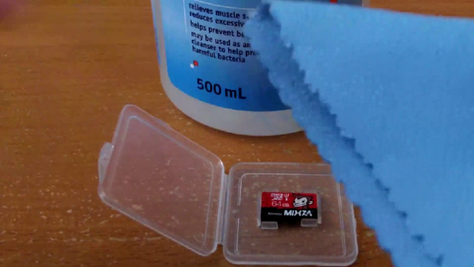Limpar o microSD Cartão suavemente